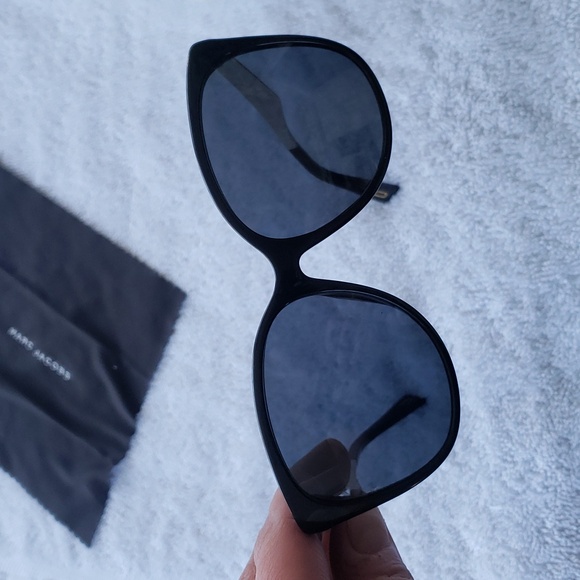 Marc Jacob's sunglasses 🕶 😎 😍 🔥 - Picture 2 of 16